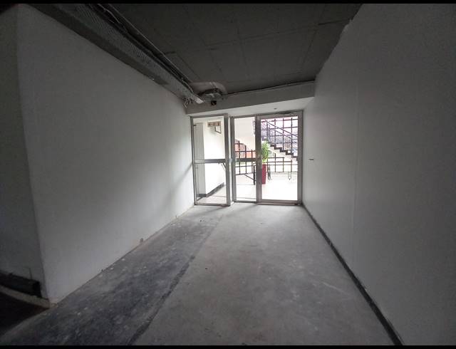 246M² OFFICE TO LET IN LYME PARK